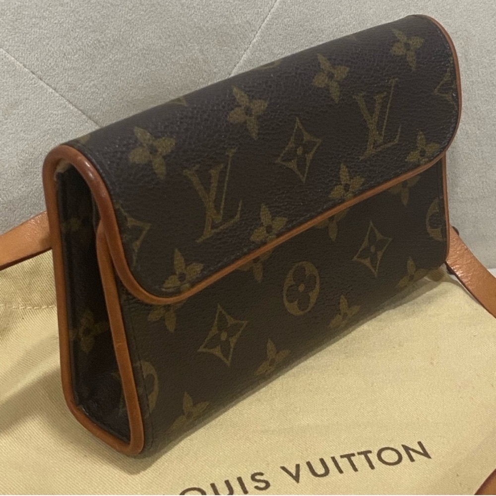 LOUIS VUITTON Brown Monogram Belt Bag & Dust Bag, EUC - Picture 8 of 14